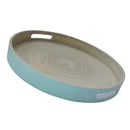 Porter Green Sebss servant un plateau